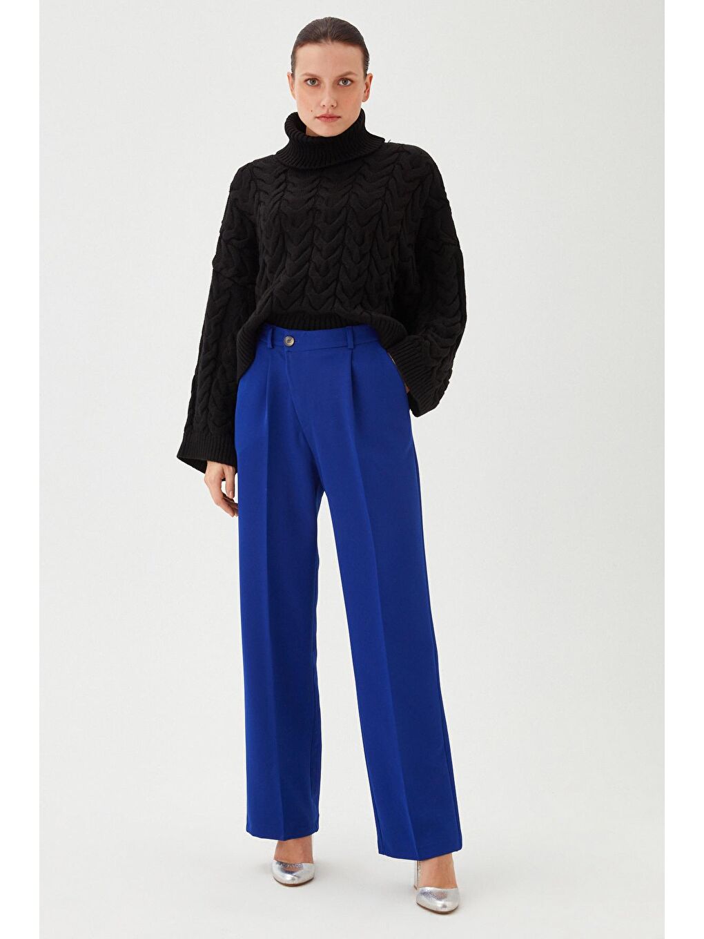 Mavi Kadın Saks Asimetrik Düğme Detay Pileli Klasik Pantolon