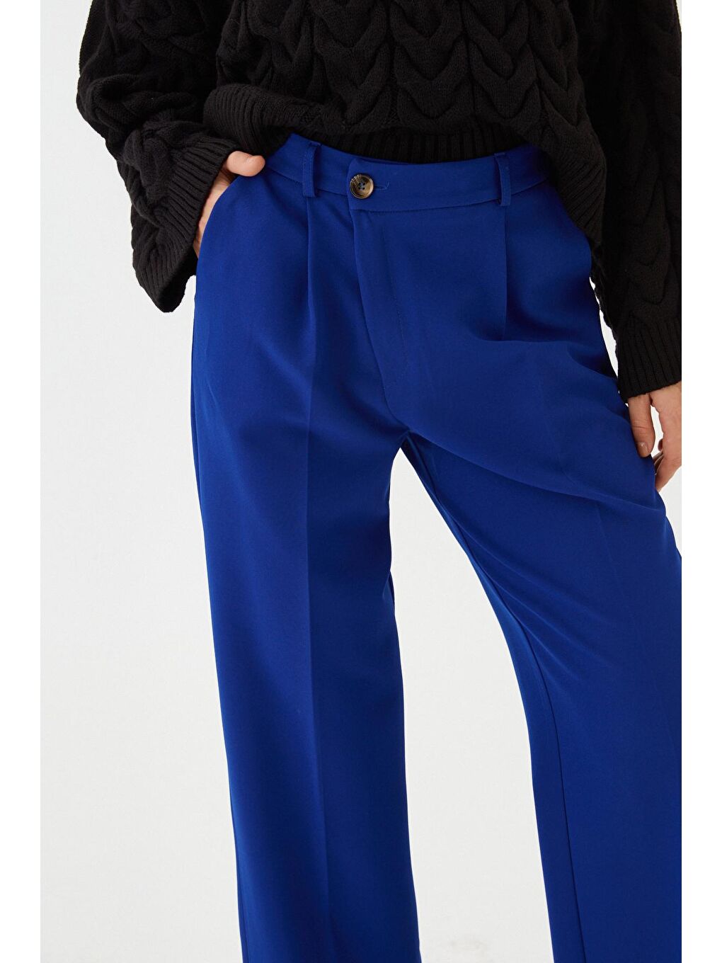 Mavi Kadın Saks Asimetrik Düğme Detay Pileli Klasik Pantolon-1