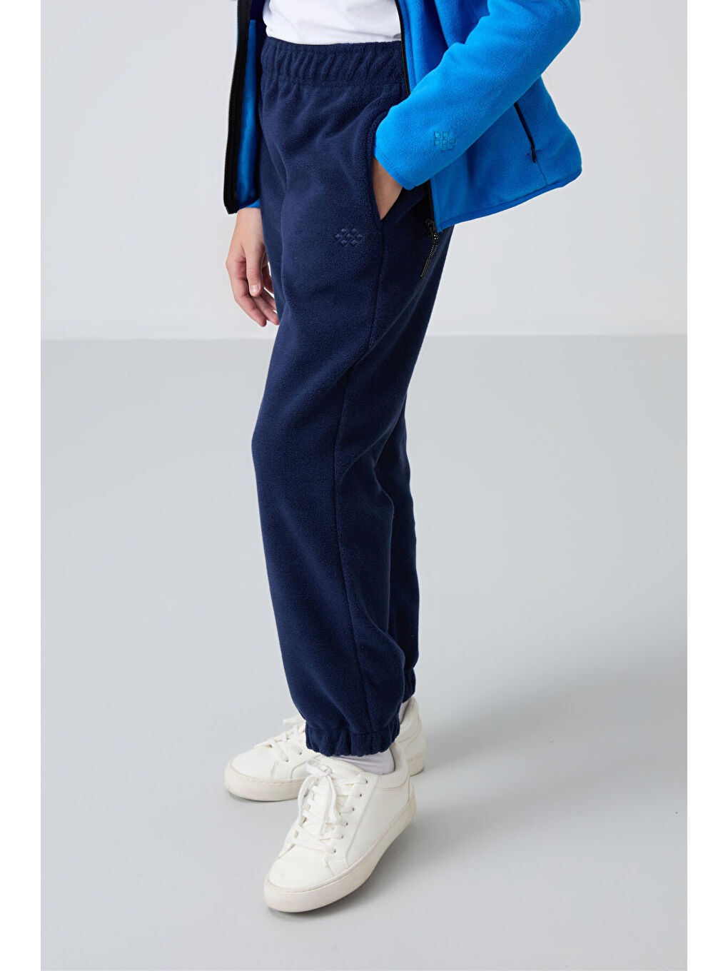 İndigo Kalın Yumuşak Dokulu Standart Fit Nakışlı Polar Kız Çocuk Eşofman Alt - 75155-1