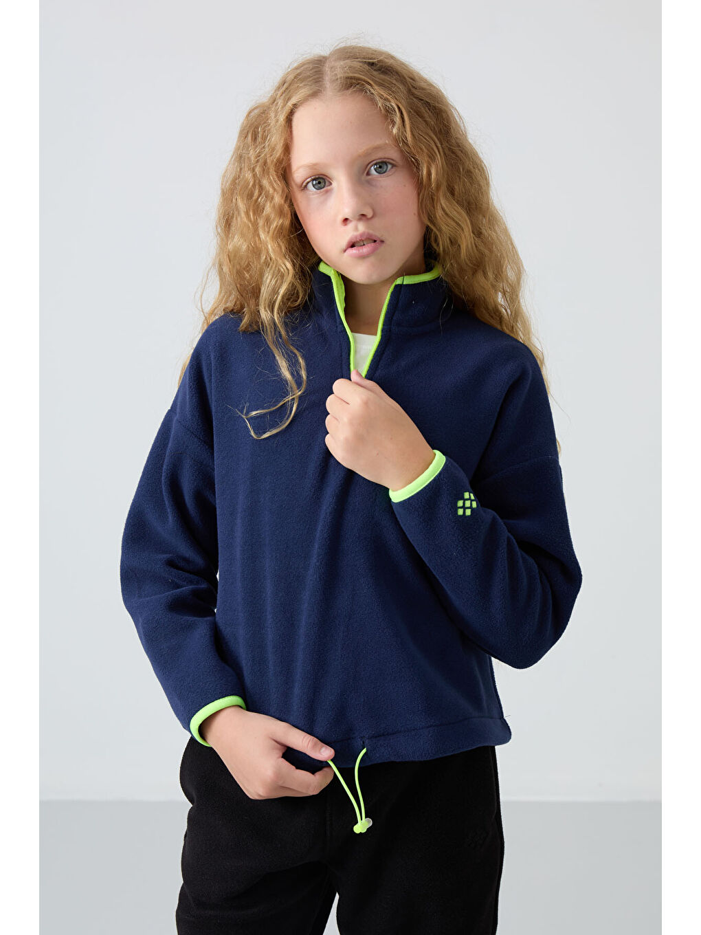 İndigo Kalın Yumuşak Dokulu Standart Fit Nakışlı Polar Kız Çocuk Sweatshirt - 75151