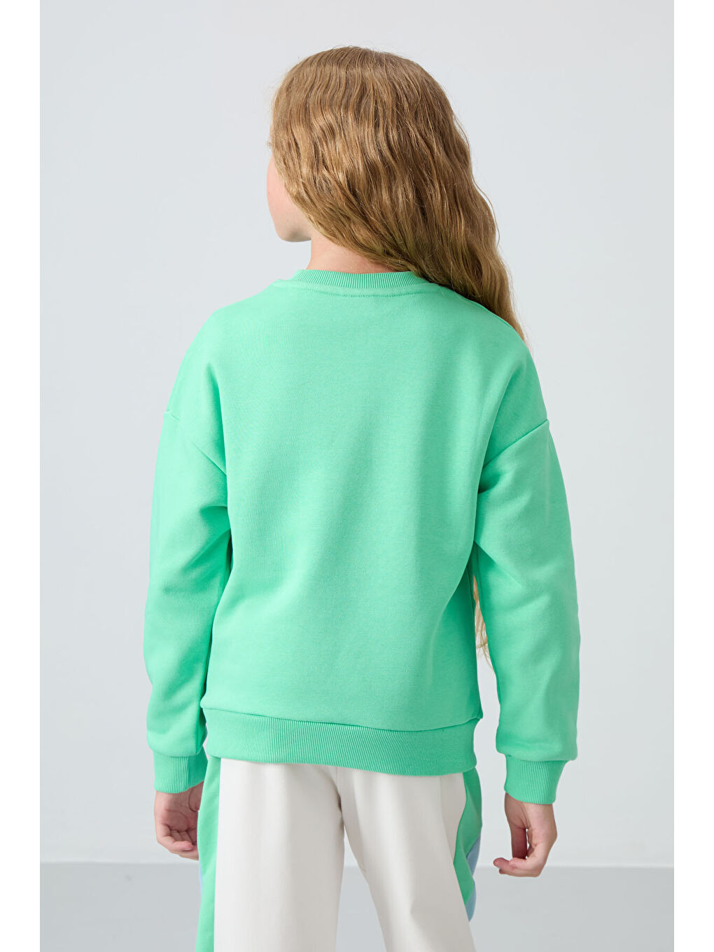 Turkuaz Su Yeşil Pamuklu İçi Tüylü Yumuşak Dokulu Oversize Nakışlı Kız Çocuk Sweatshirt - 75150-4