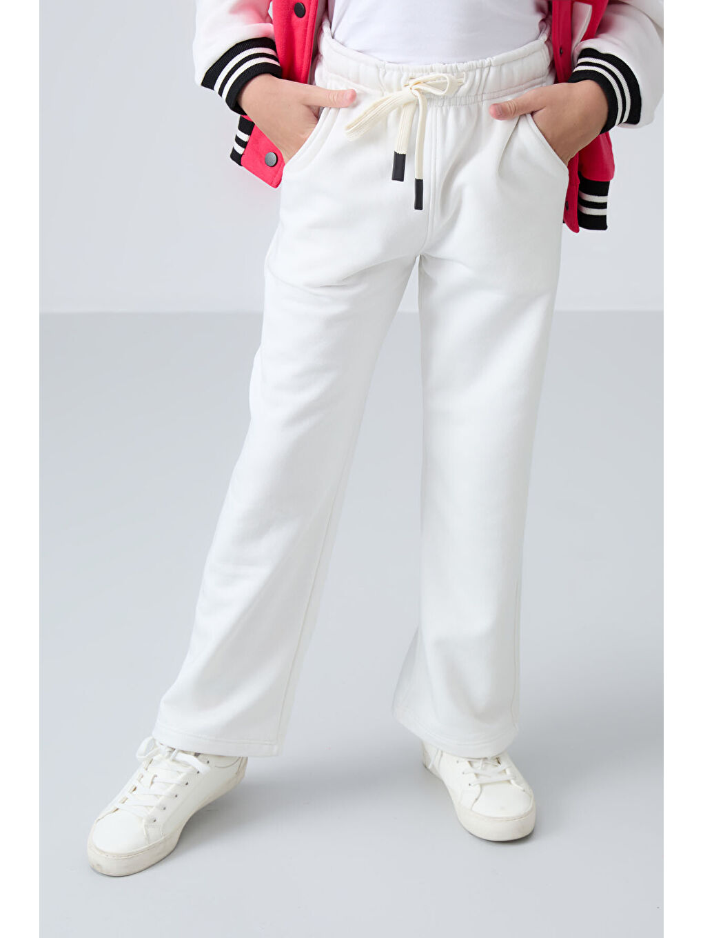 Ekru Pamuklu İçi Tüylü Yumuşak Dokulu Standart Fit Nakışlı Kız Çocuk Eşofman Alt - 75146-1