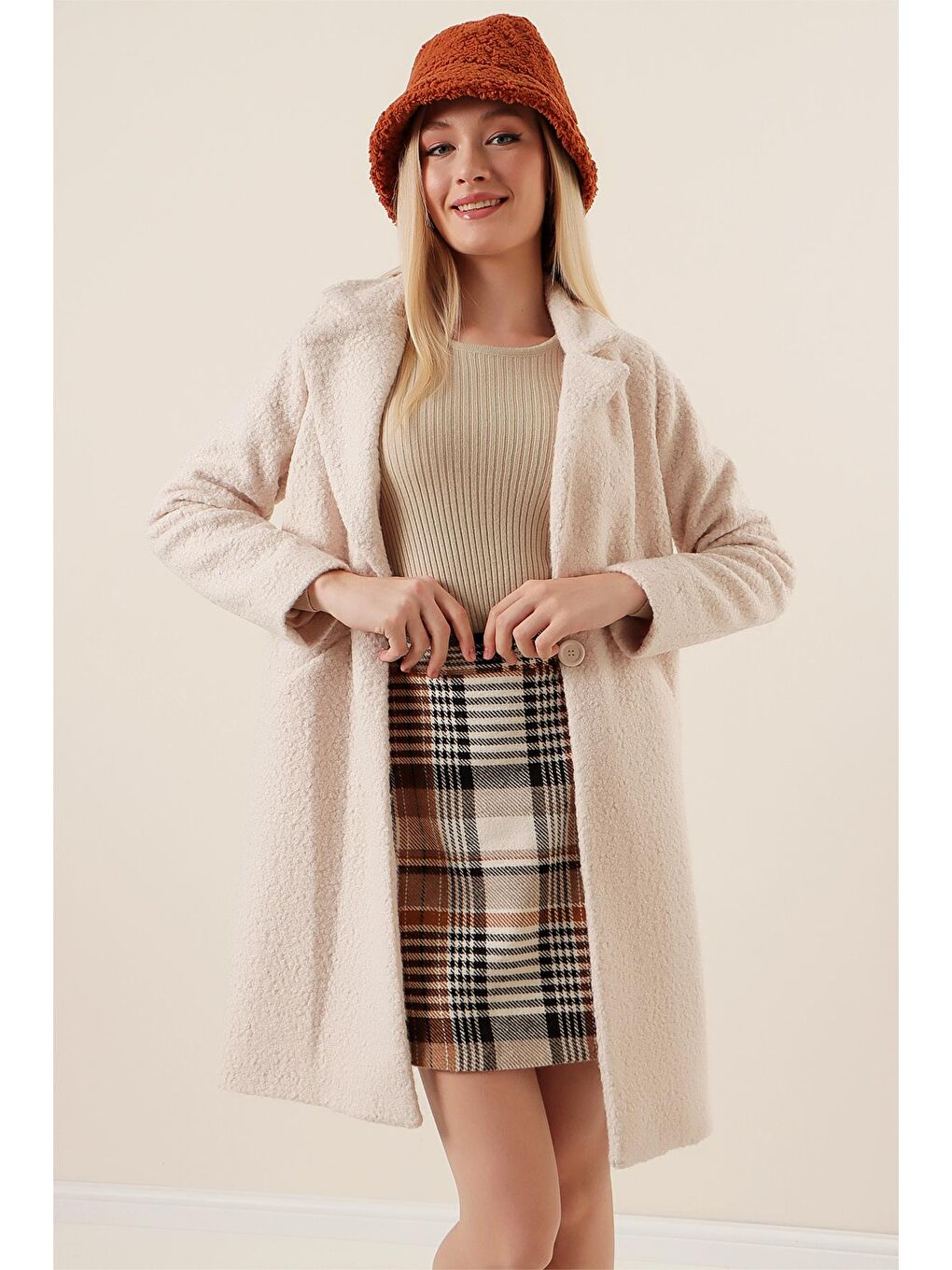 Bej Taş Tek Düğmeli Astarlı Cepli Buklet Kaşe Kaban-2