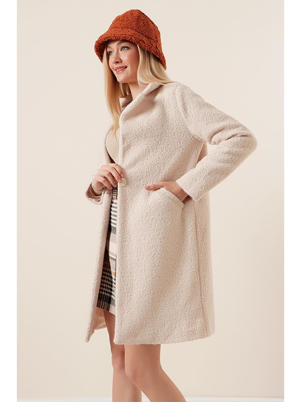 Bej Taş Tek Düğmeli Astarlı Cepli Buklet Kaşe Kaban-3