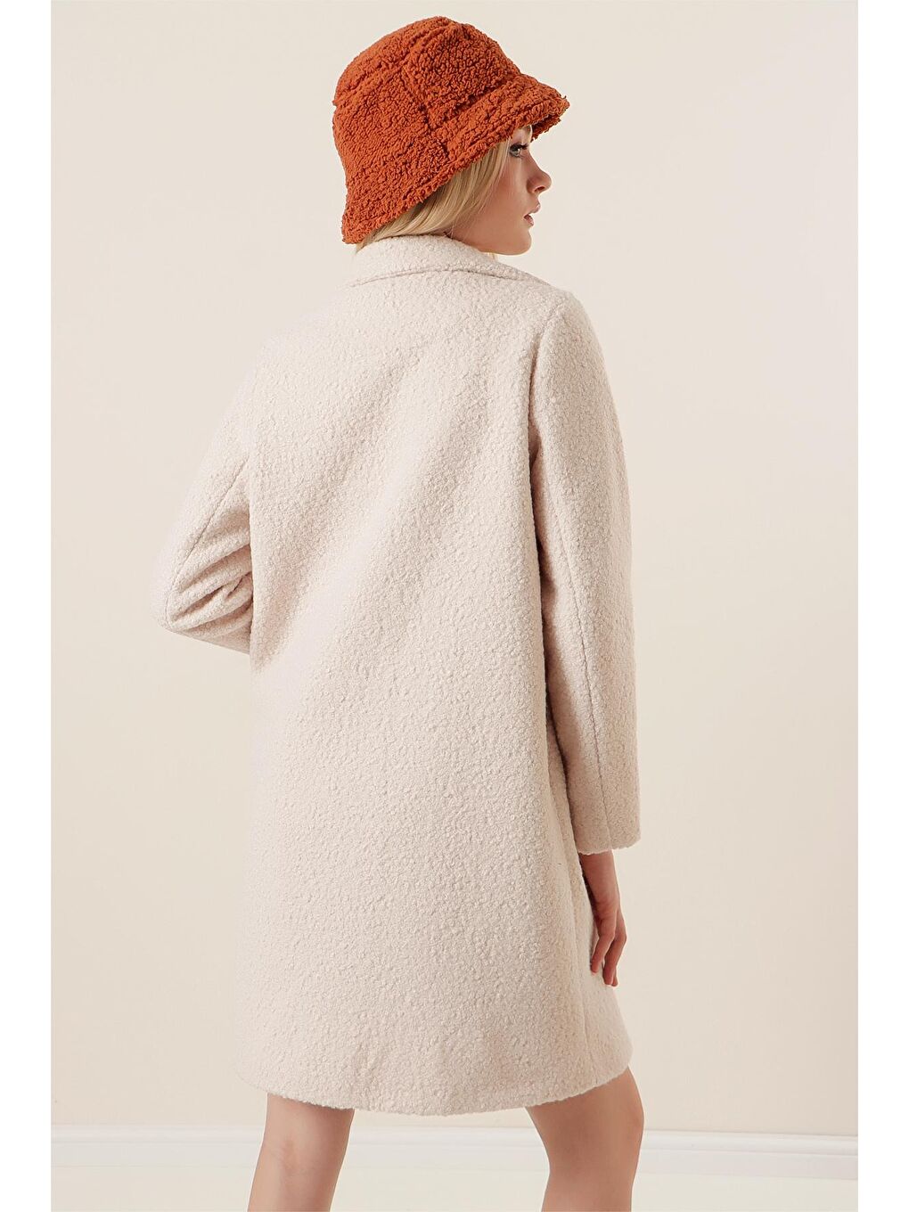 Bej Taş Tek Düğmeli Astarlı Cepli Buklet Kaşe Kaban-4