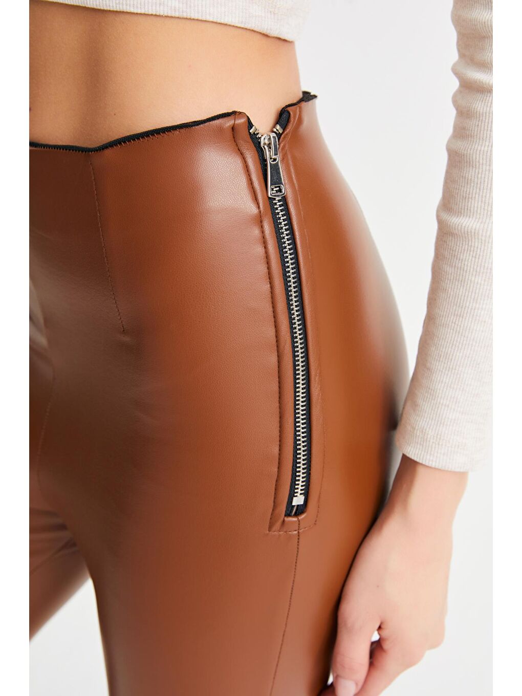 Kahverengi Kadın Taba Yanı Fermuarlı Dar Paça Deri Tayt-2