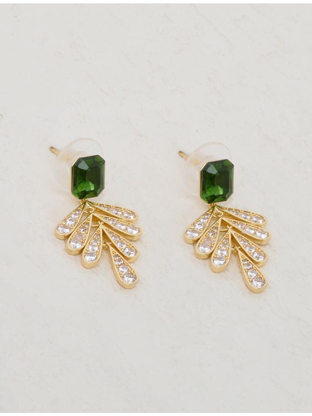 Yeşil Parlak Taşlı Damla Figürlü Küpe