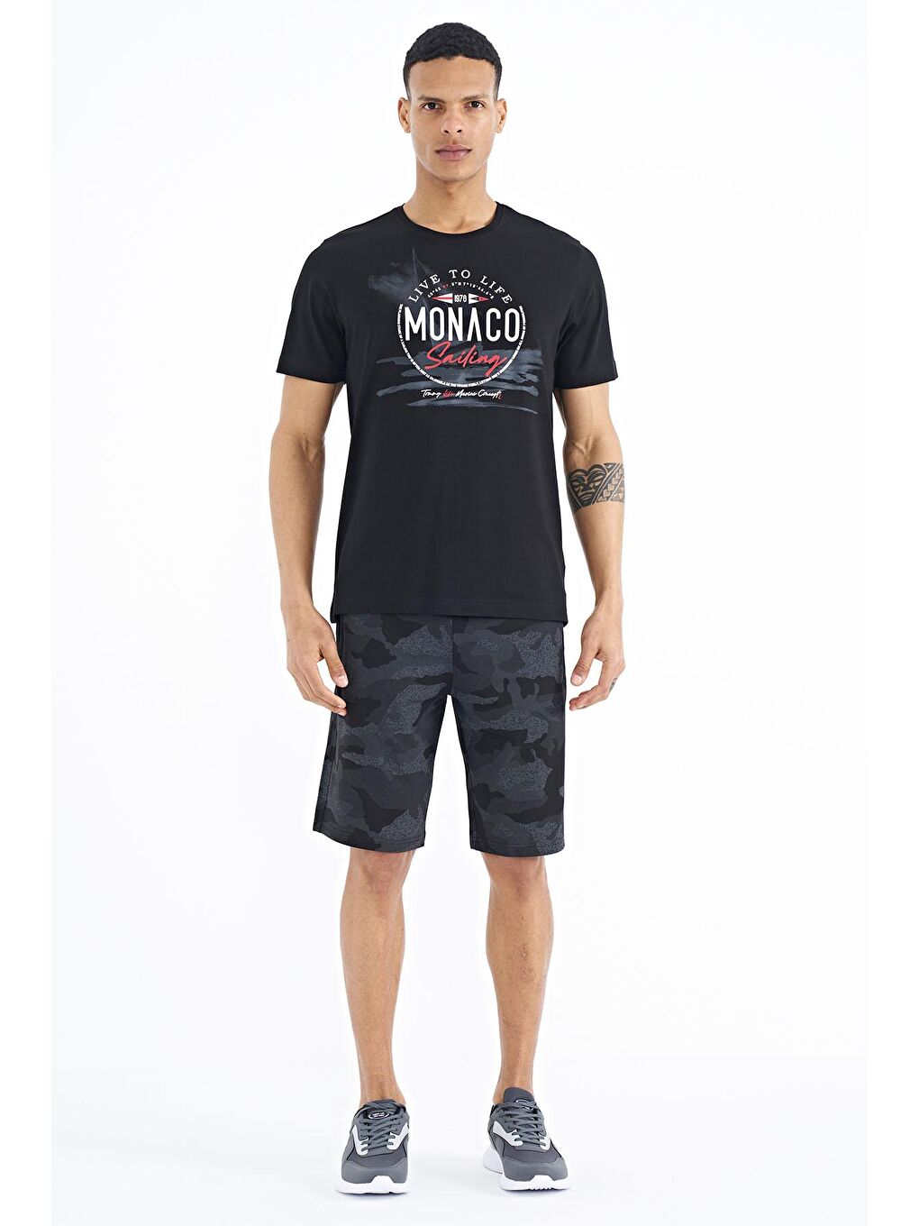 Siyah Baskı Detaylı O Yaka Standart Kalıp Erkek Tişört - 88188-1