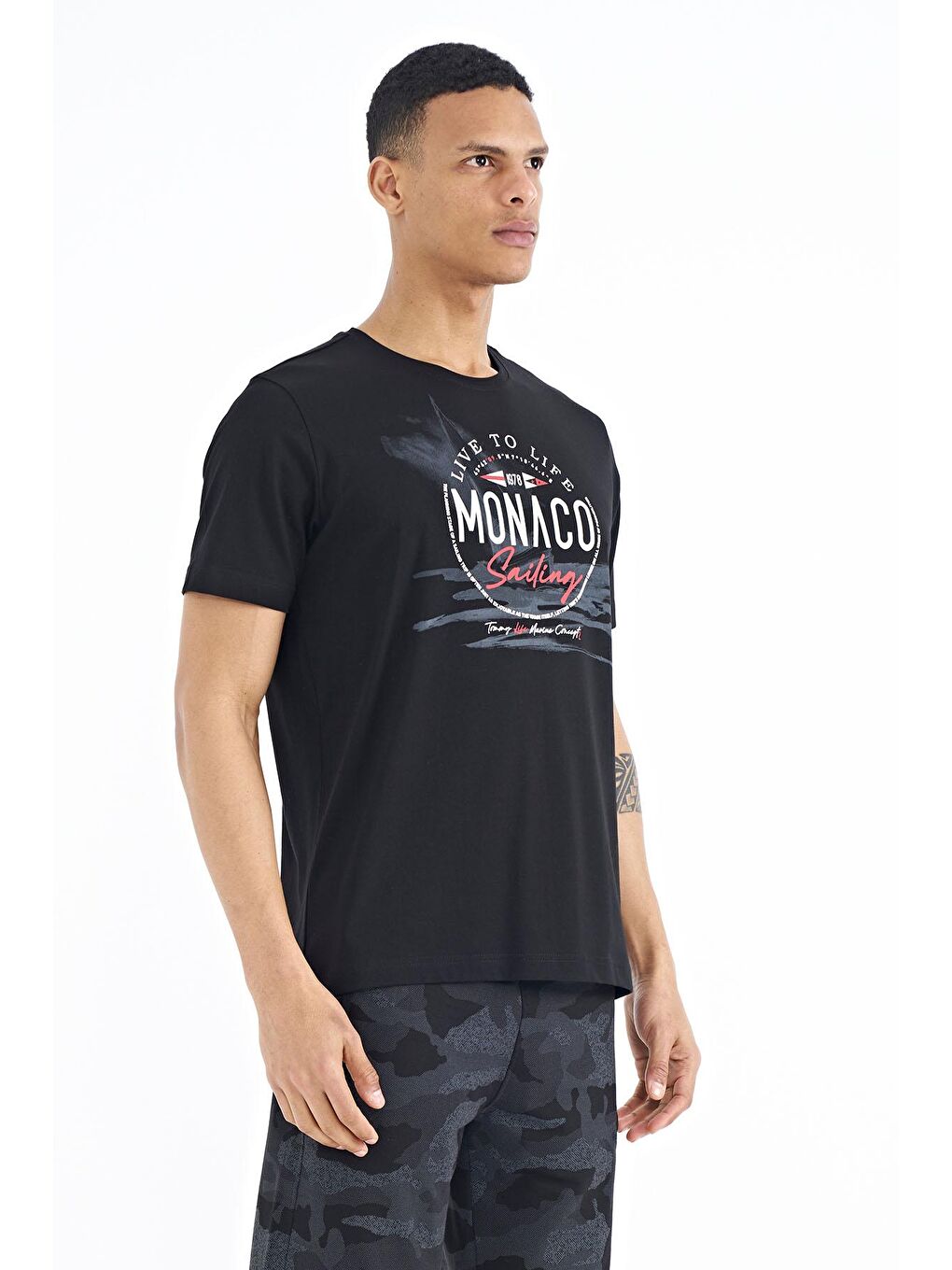 Siyah Baskı Detaylı O Yaka Standart Kalıp Erkek Tişört - 88188-4