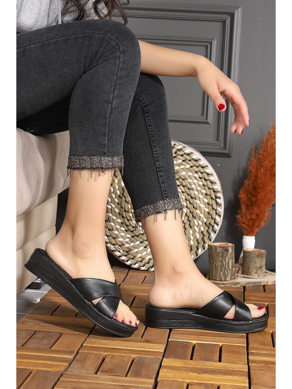Siyah Çapraz Günlük Kadın Terlik Plt 166