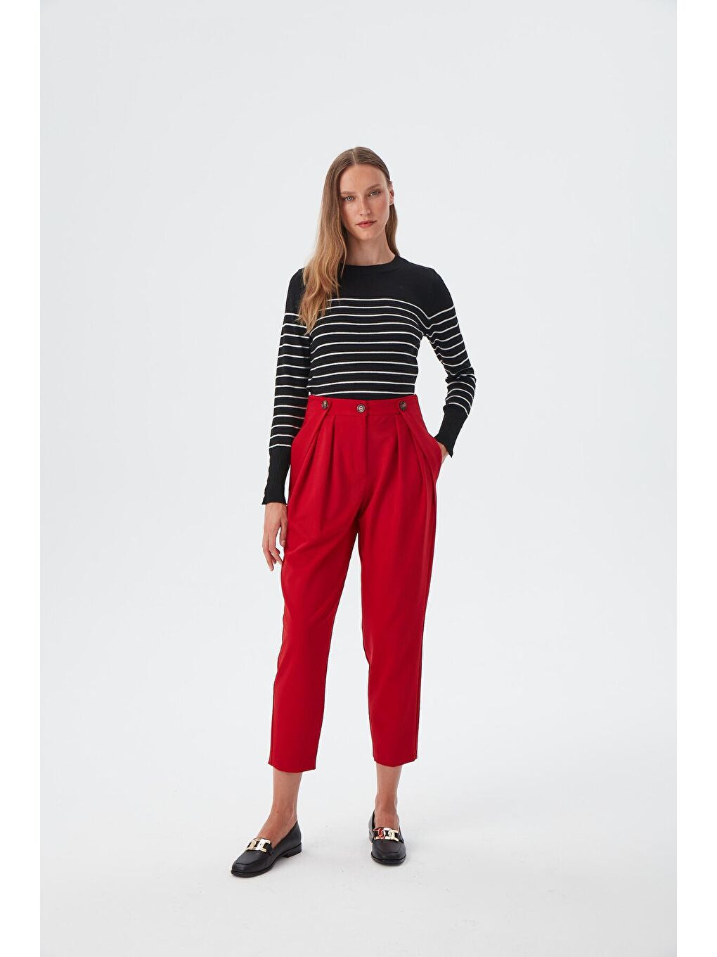 Kadın Kırmızı Beli Düğme Detaylı Pileli Kumaş Pantolon-2