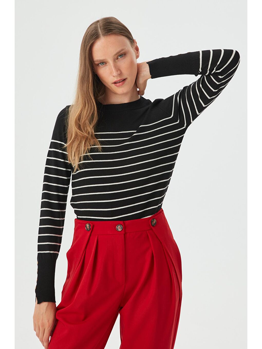 Kadın Kırmızı Beli Düğme Detaylı Pileli Kumaş Pantolon-4