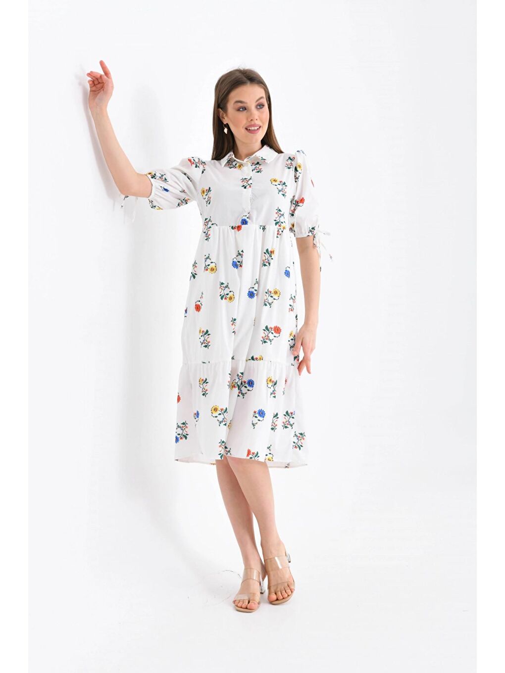 Ekru Desenli Düğme Detaylı Volanlı Kısa Kol Elbise-2