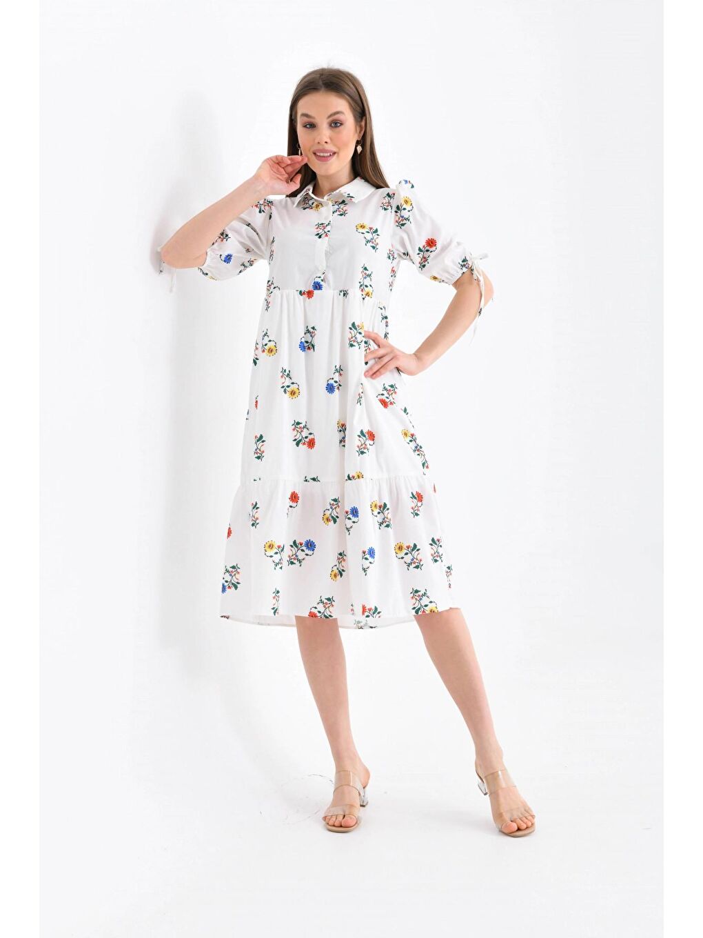 Ekru Desenli Düğme Detaylı Volanlı Kısa Kol Elbise-4