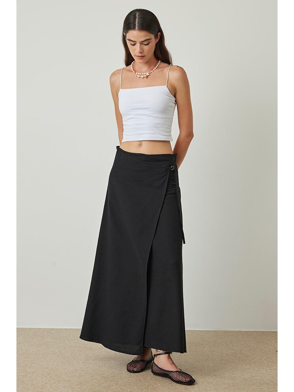 D Toka Aksesuarlı Siyah Etek-2