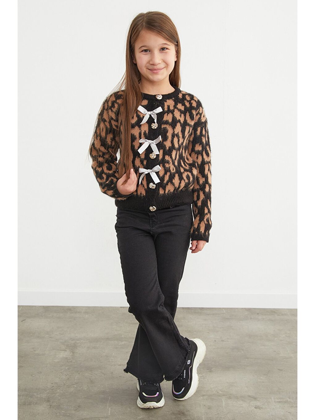 Kahverengi Leopar Desenli Fiyonklu Kız Çocuk Hırka-4