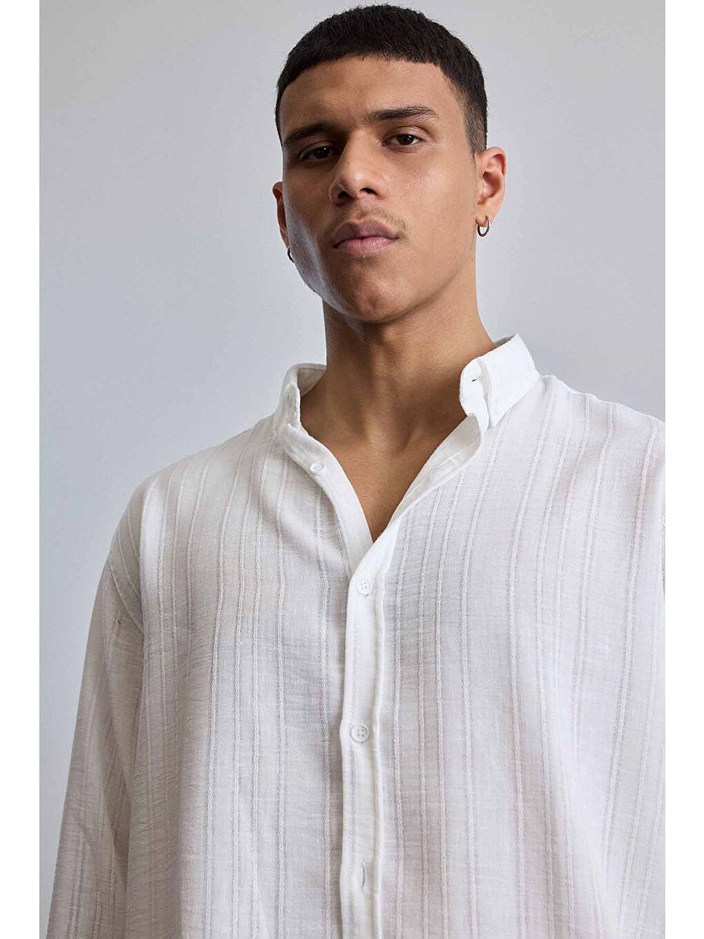 Erkek Relaxed Fit İnce Tekstürlü Gömlek Beyaz-3