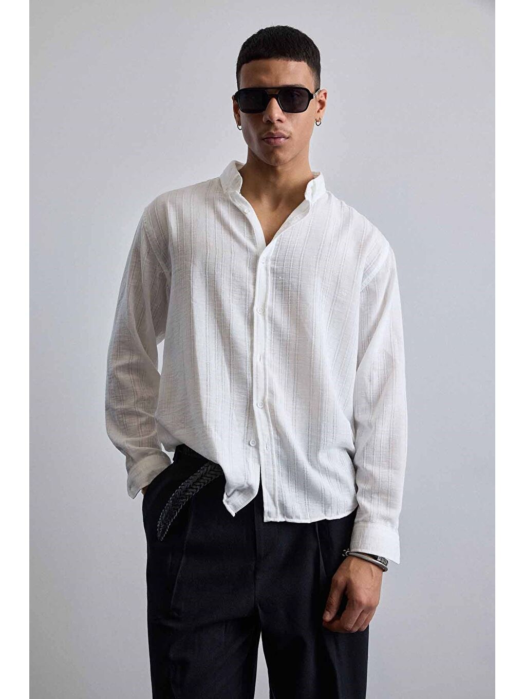 Erkek Relaxed Fit İnce Tekstürlü Gömlek Beyaz-4