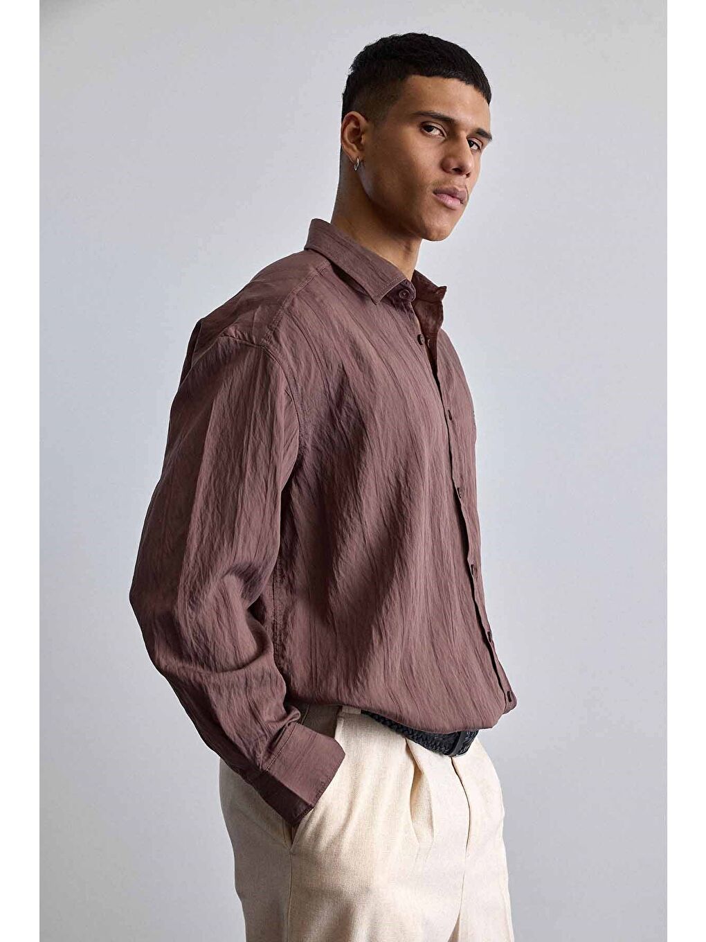 Erkek Relaxed Fit Uzun Kollu Dokulu Gömlek Kahverengi-5