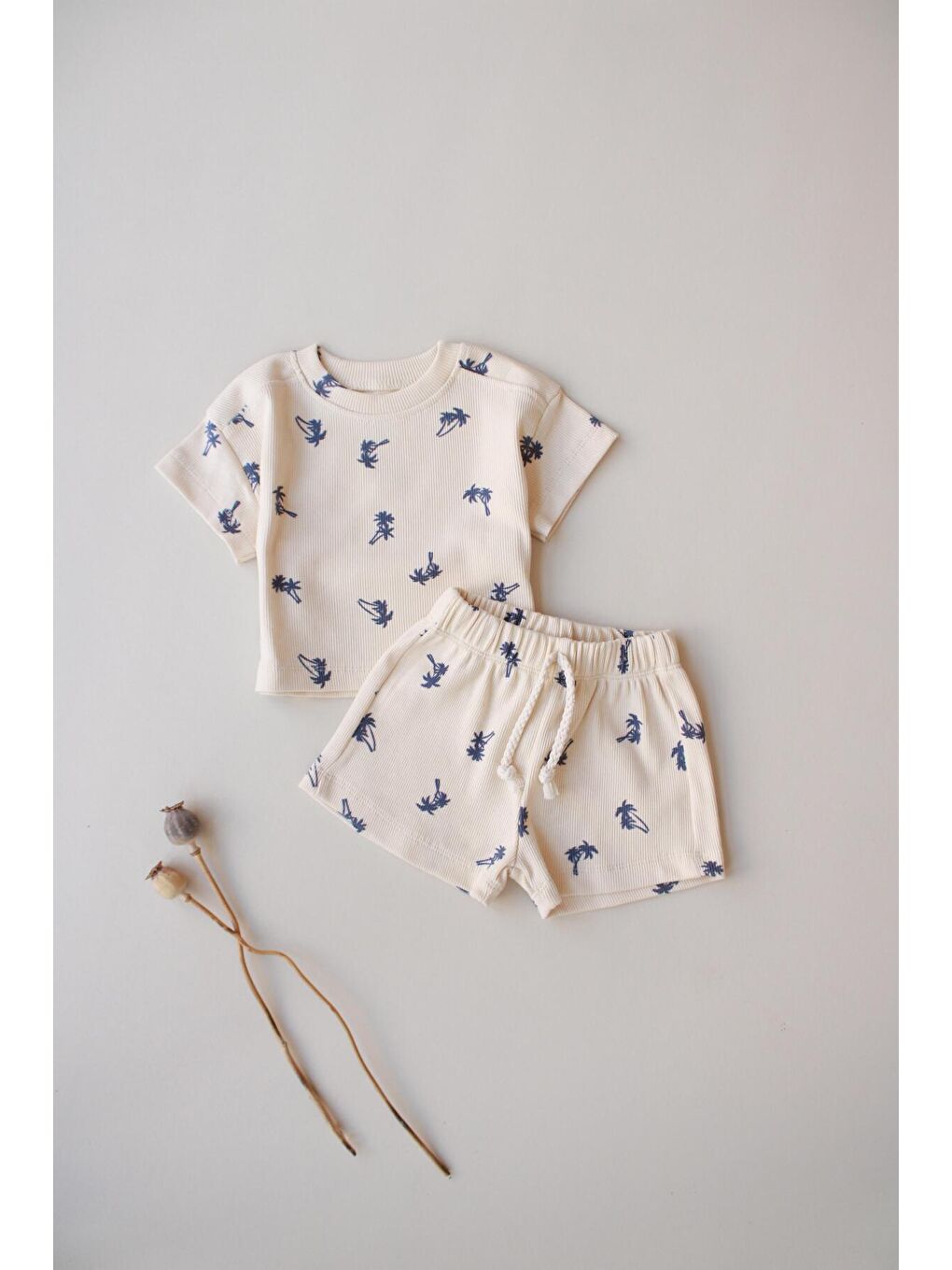 Ekru Palmiye Desen Kaşkorse Şortlu Takım-1
