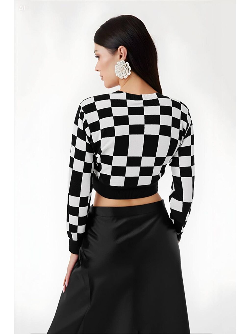 Kadın Düz Siyah Saten Yüzeyli Midi Boy Etek HZL23S-BD1101471-3