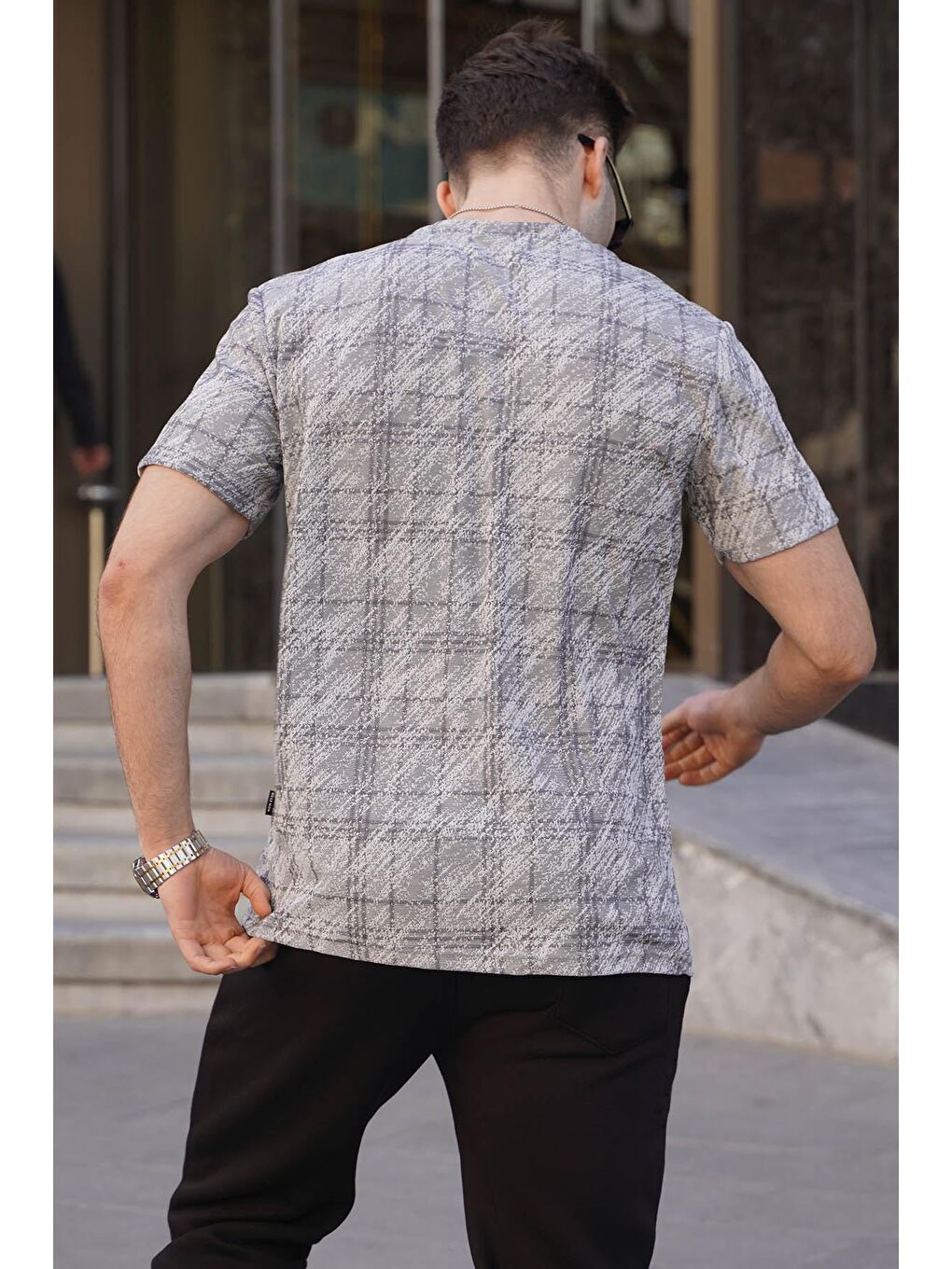 Gri Desenli Bisiklet Yaka Erkek Tişört 6070-1