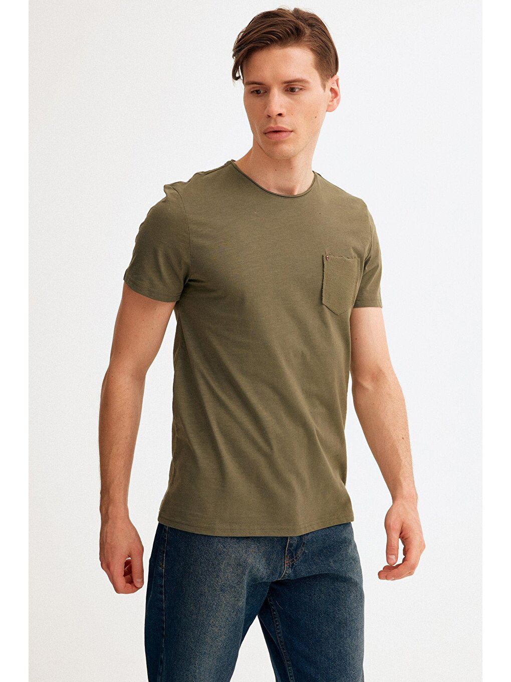 Haki Bisiklet Yaka Cep Detaylı Tişört-1