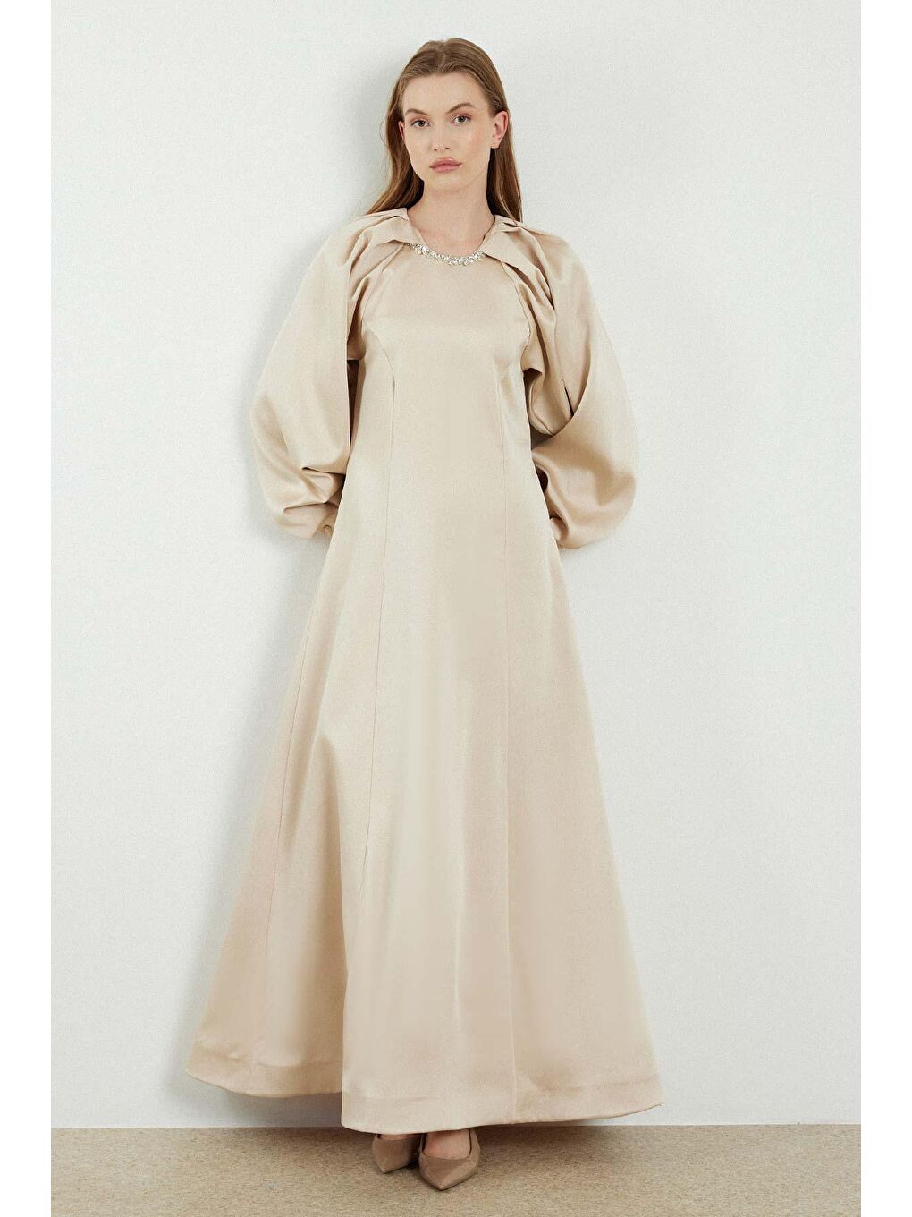 Yakası Taş İşlemeli Elbise - Bej-4