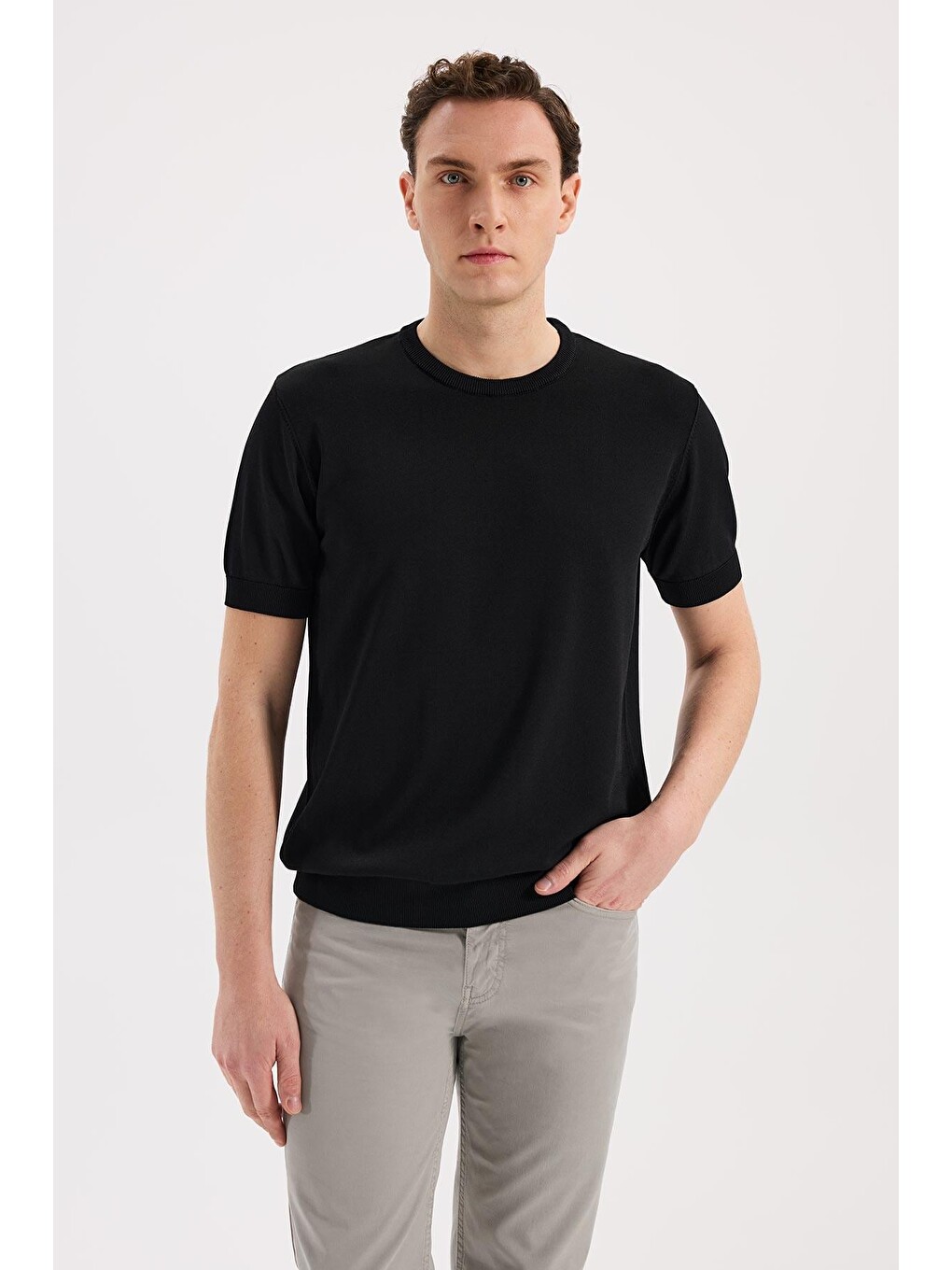 Siyah Slim Fit Bisiklet Yaka Rayon Tişört