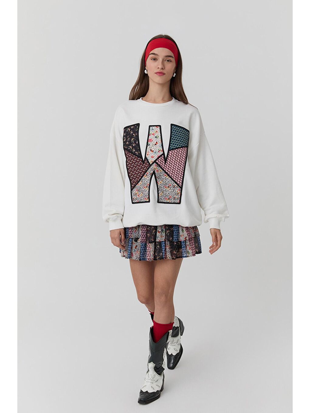 Çiçek Desenli Nakışlı Oversize Sweatshirt Ekru-1