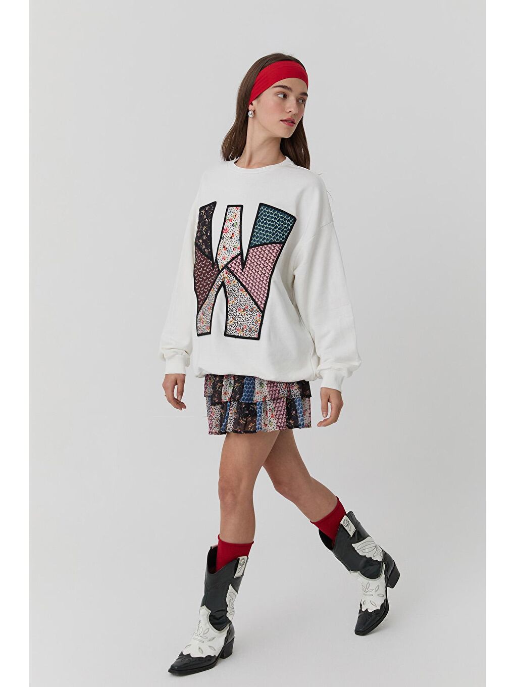 Çiçek Desenli Nakışlı Oversize Sweatshirt Ekru-2