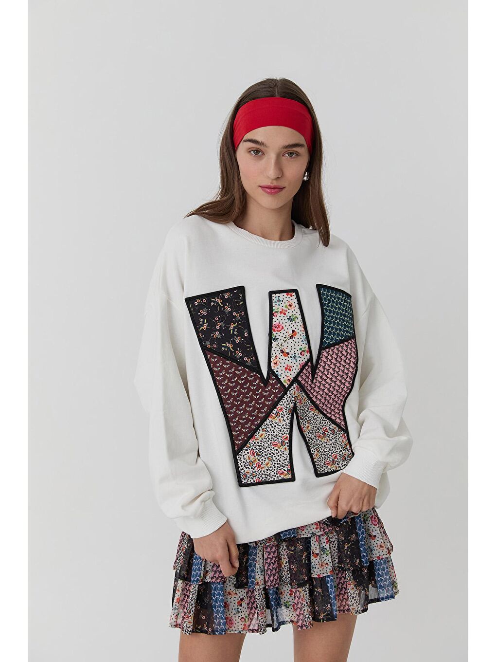 Çiçek Desenli Nakışlı Oversize Sweatshirt Ekru-3