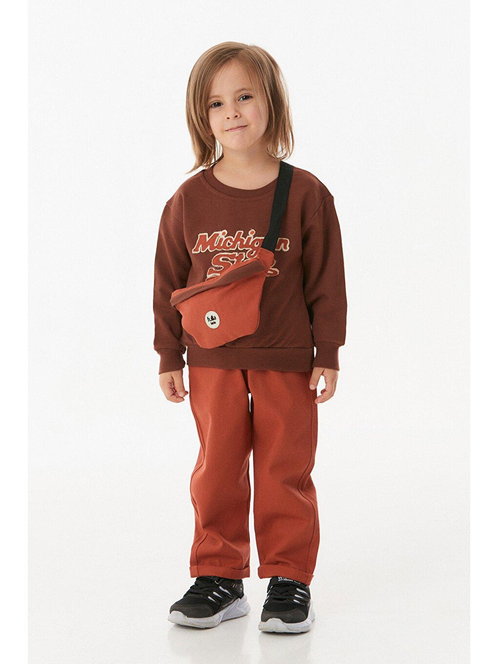 Kahverengi Çanta Aksesuarlı Nakışlı Erkek Çocuk Takım