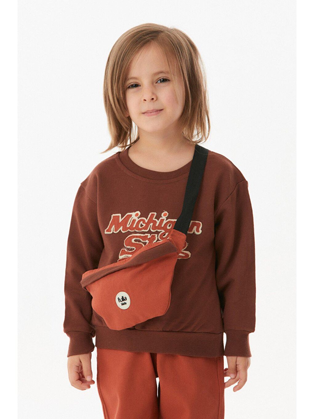 Kahverengi Çanta Aksesuarlı Nakışlı Erkek Çocuk Takım-1