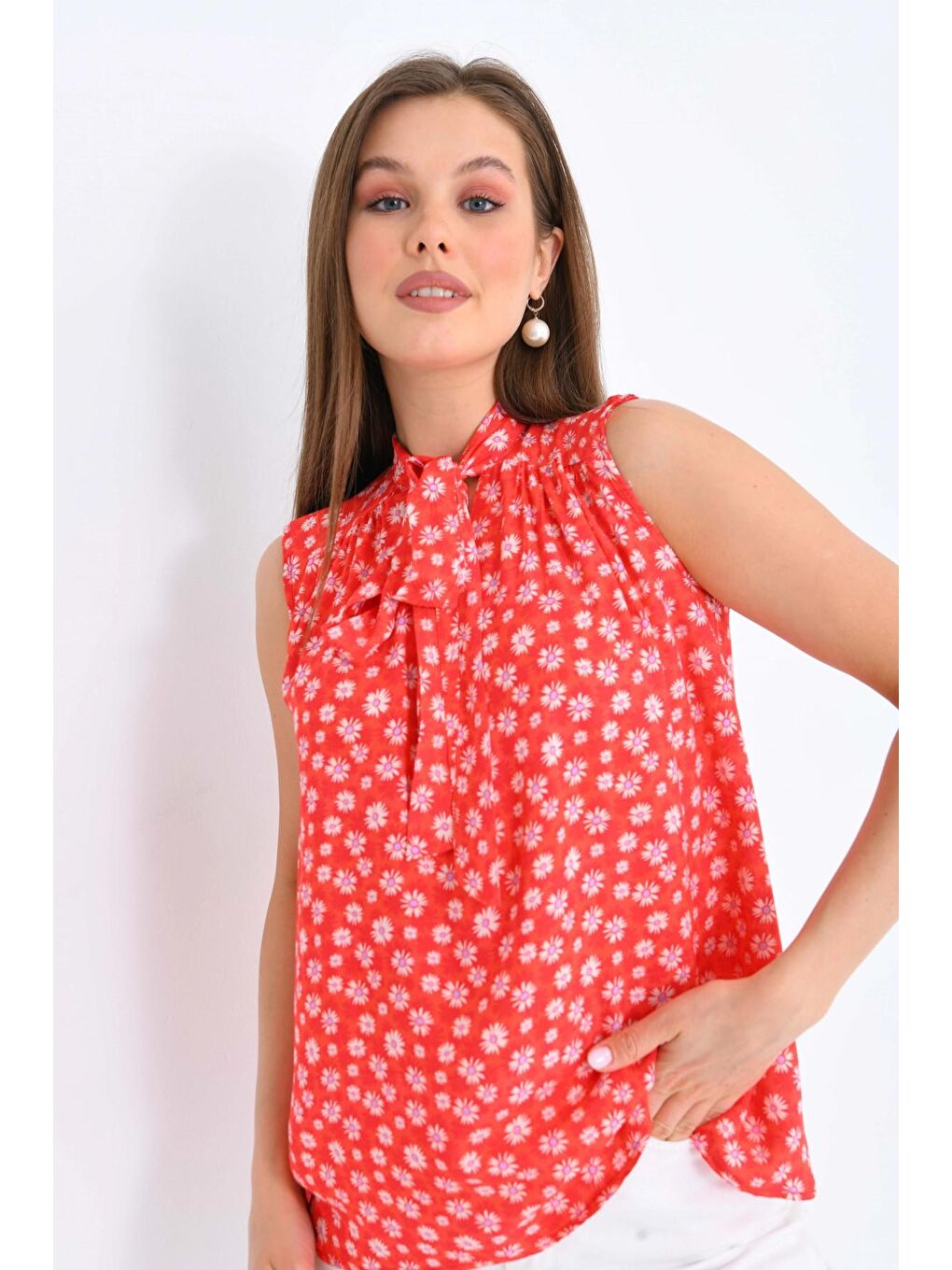 Kolsuz Kırmızı Renk Kadın Bluz