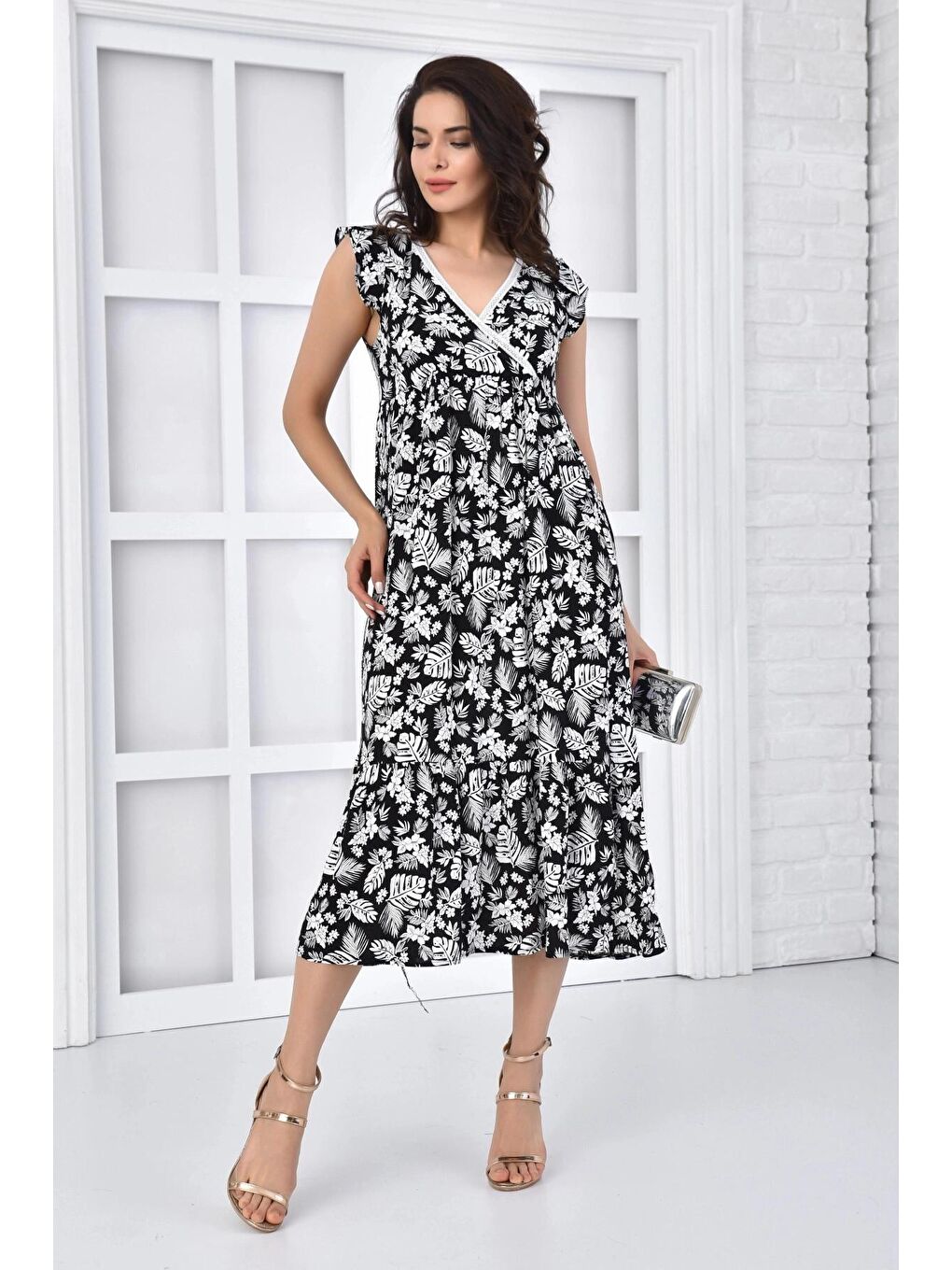 Siyah Fırfırlı Kruvaze Uzun Elbise-3