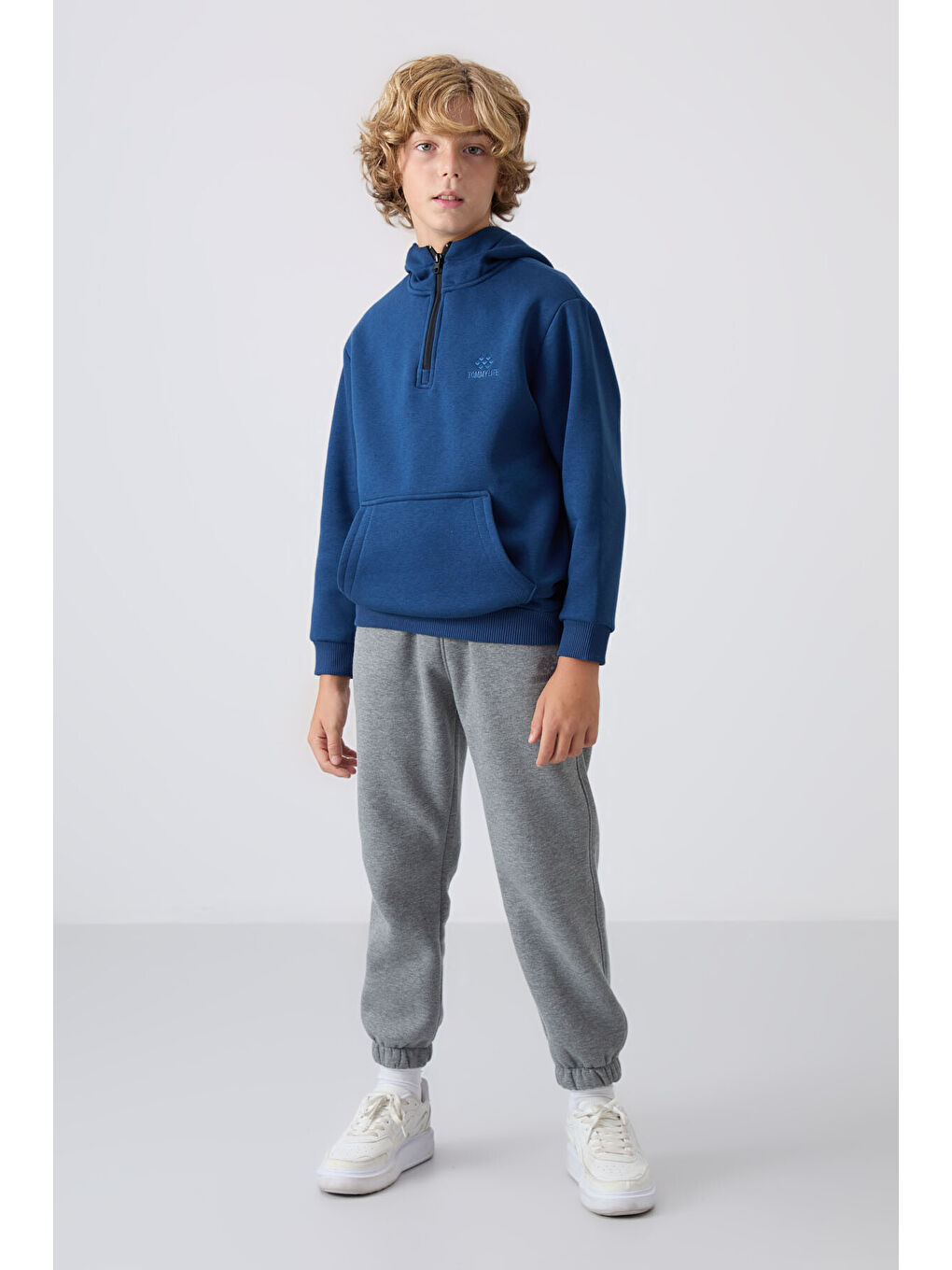 Lacivert Parlament Pamuklu Kalın İçi Tüylü Yumuşak Dokulu Standart Fit Nakışlı Erkek Çocuk Sweatshirt - 1124-2