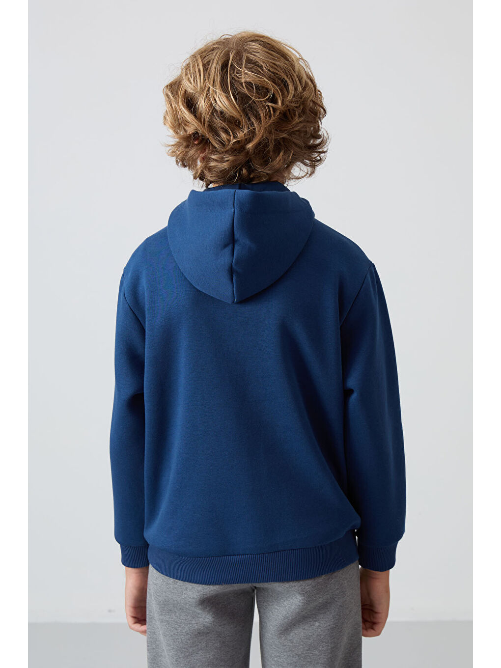 Lacivert Parlament Pamuklu Kalın İçi Tüylü Yumuşak Dokulu Standart Fit Nakışlı Erkek Çocuk Sweatshirt - 1124-4