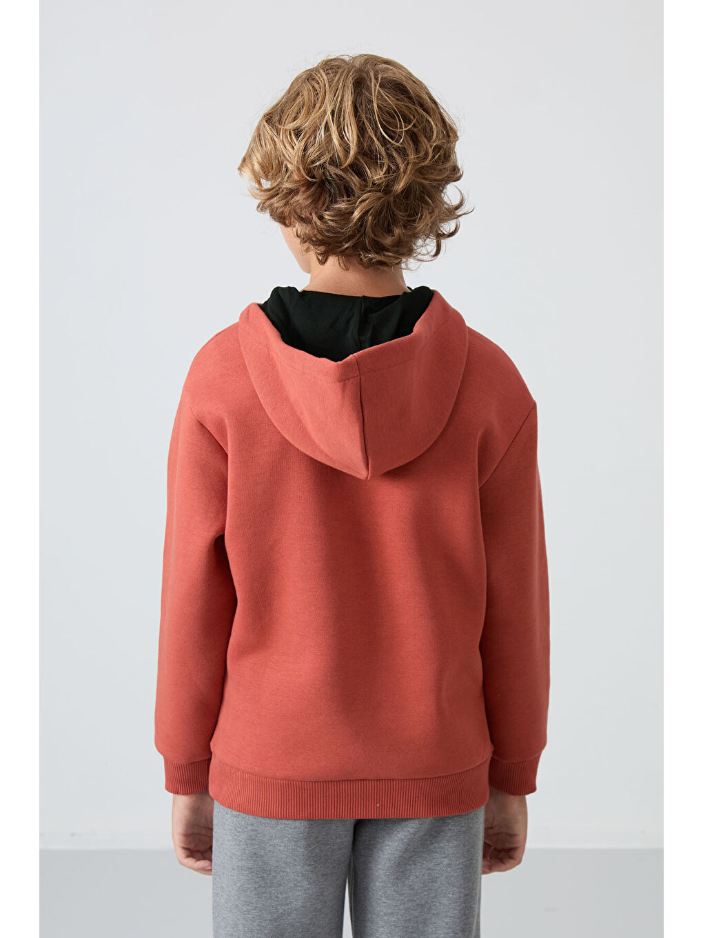 Kahverengi Kiremit Pamuklu Kalın İçi Tüylü Yumuşak Dokulu Standart Fit Nakışlı Erkek Çocuk Sweatshirt - 11244-4