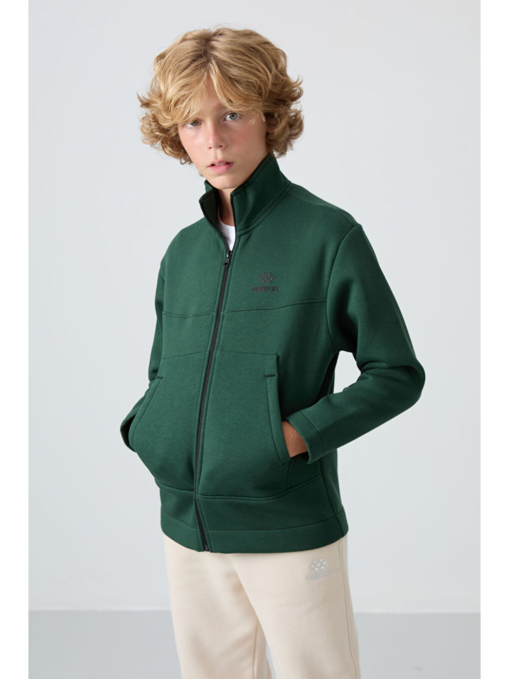 Çam Yeşil Pamuklu Kalın İçi Tüylü Yumuşak Dokulu Standart Fit Nakışlı Erkek Çocuk Sweatshirt - 1124