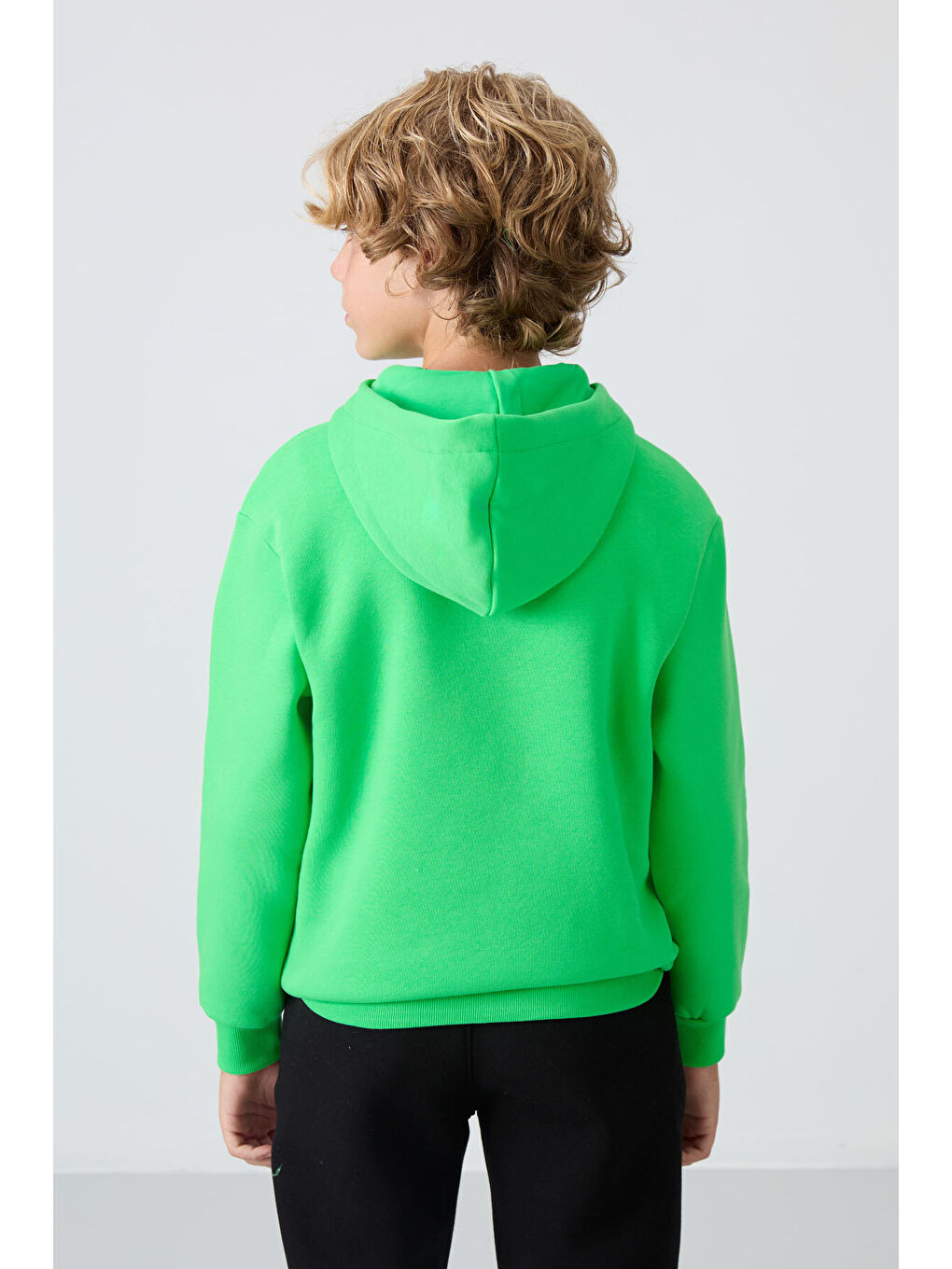 Neon Yeşil Pamuklu Kalın İçi Tüylü Yumuşak Dokulu Standart Fit Nakışlı Erkek Çocuk Sweatshirt - 112-4