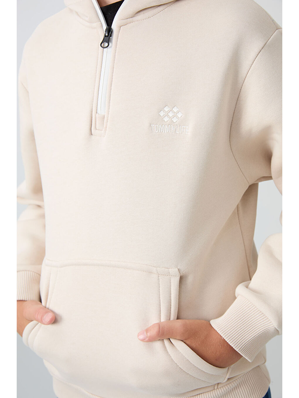 Bej Pamuklu Kalın İçi Tüylü Yumuşak Dokulu Standart Fit Nakışlı Erkek Çocuk Sweatshirt - 11244-3