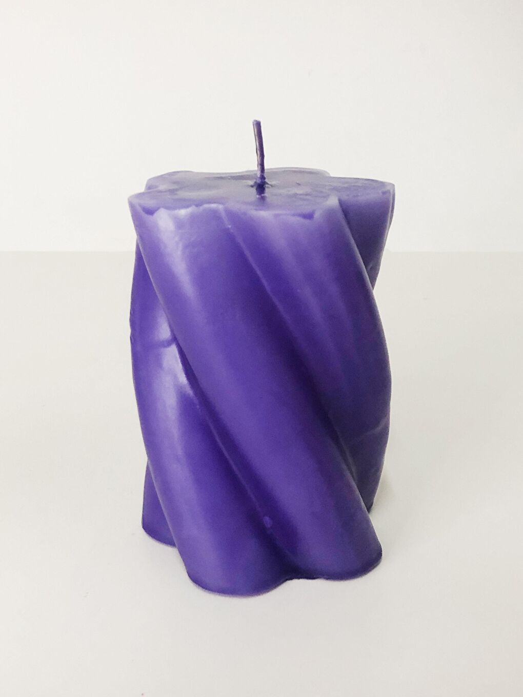 Mor Burgulu Silindir Mum - 10 cm