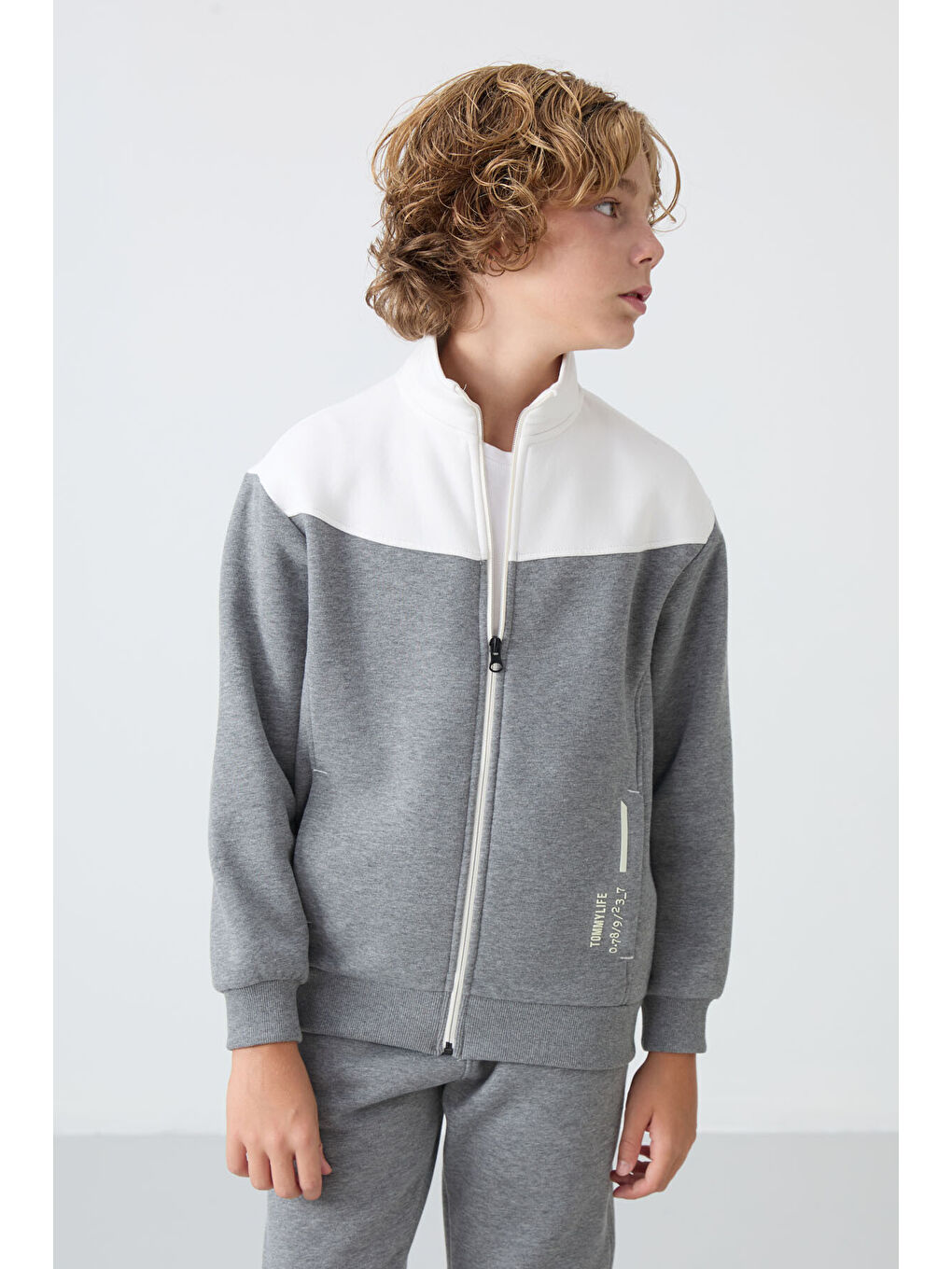 Gri Melanj Pamuklu Kalın İçi Tüylü Yumuşak Dokulu Standart Fit Nakışlı Erkek Çocuk Eşofman Takım --1