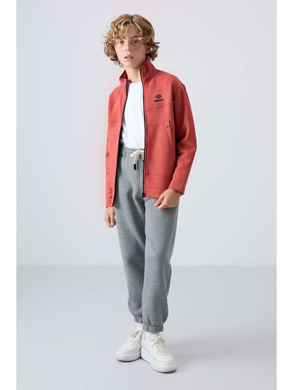 Kahverengi Kiremit Pamuklu Kalın İçi Tüylü Yumuşak Dokulu Standart Fit Nakışlı Erkek Çocuk Sweatshirt - 11245-1