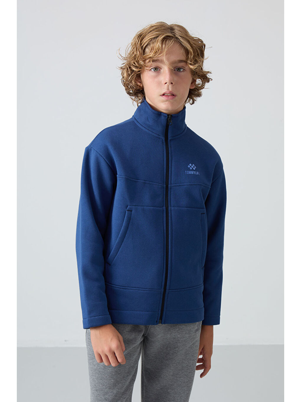 Lacivert Parlament Pamuklu Kalın İçi Tüylü Yumuşak Dokulu Standart Fit Nakışlı Erkek Çocuk Sweatshirt - 1124