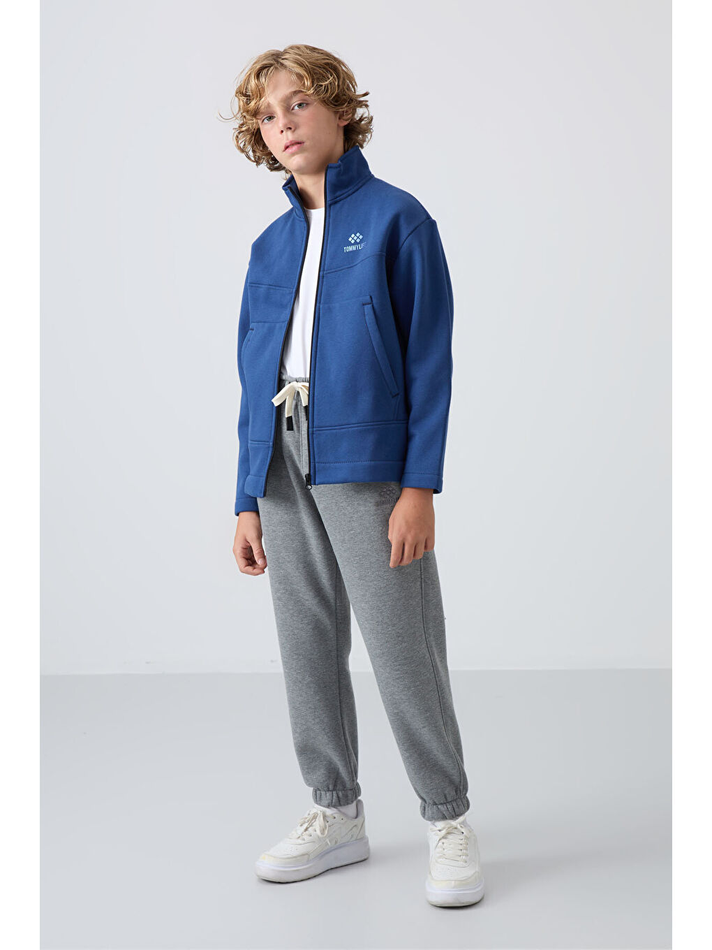 Lacivert Parlament Pamuklu Kalın İçi Tüylü Yumuşak Dokulu Standart Fit Nakışlı Erkek Çocuk Sweatshirt - 1124-3