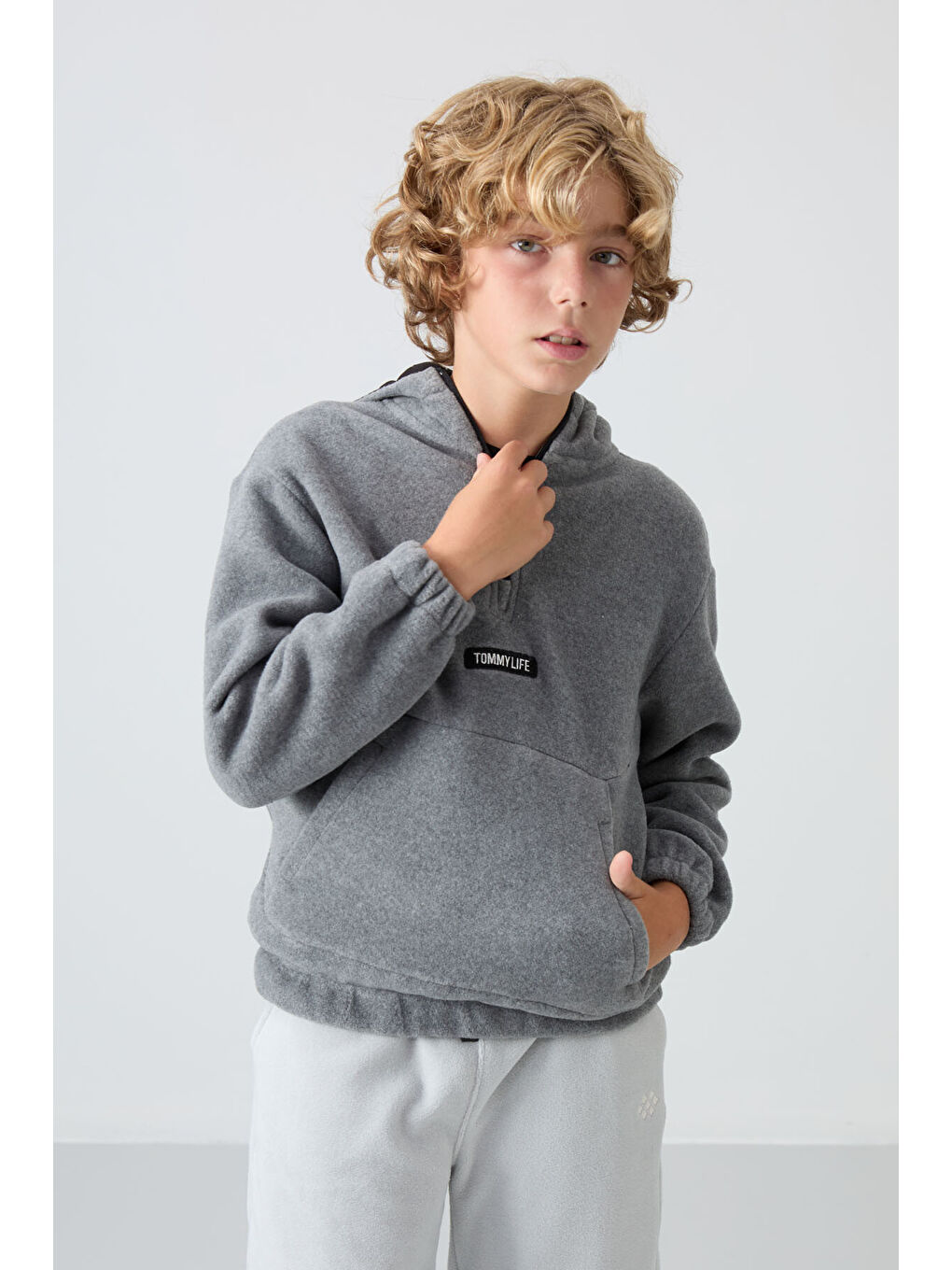 Gri Melanj Kalın Yumuşak Dokulu Standart Fit Nakışlı Polar Erkek Çocuk Sweatshirt - 11230