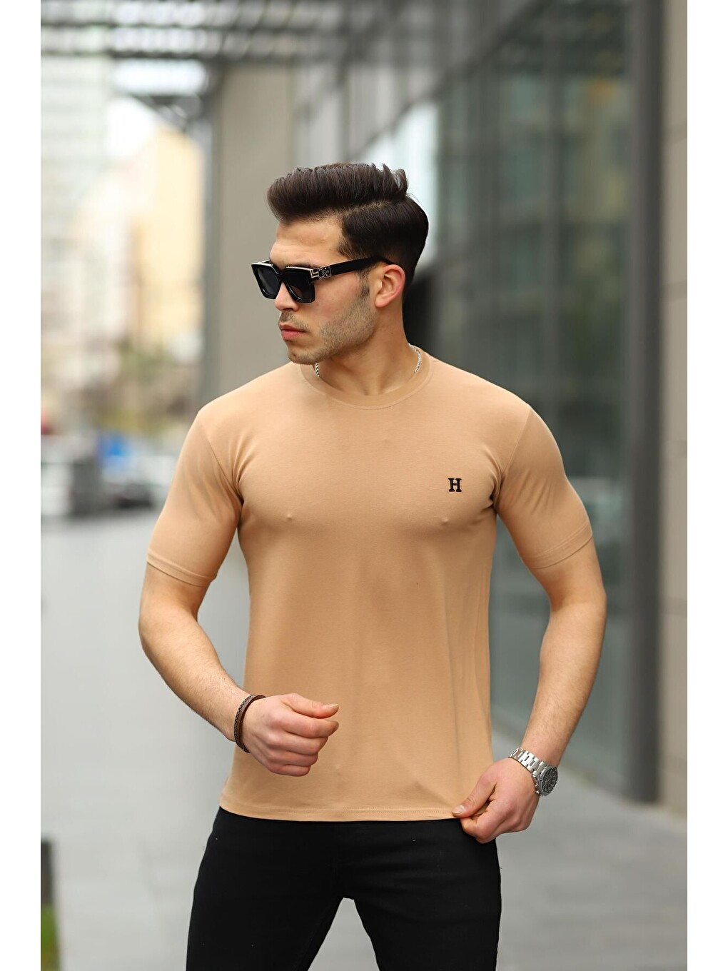 Kahverengi Erkek H Nakış Desenli Oversize Tişört-3