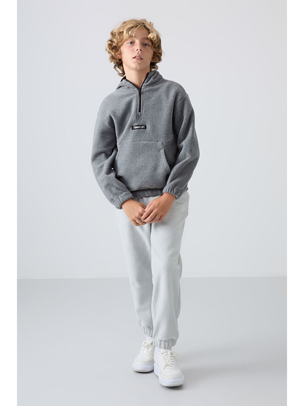 Gri Melanj Kalın Yumuşak Dokulu Standart Fit Nakışlı Polar Erkek Çocuk Sweatshirt - 11230-3